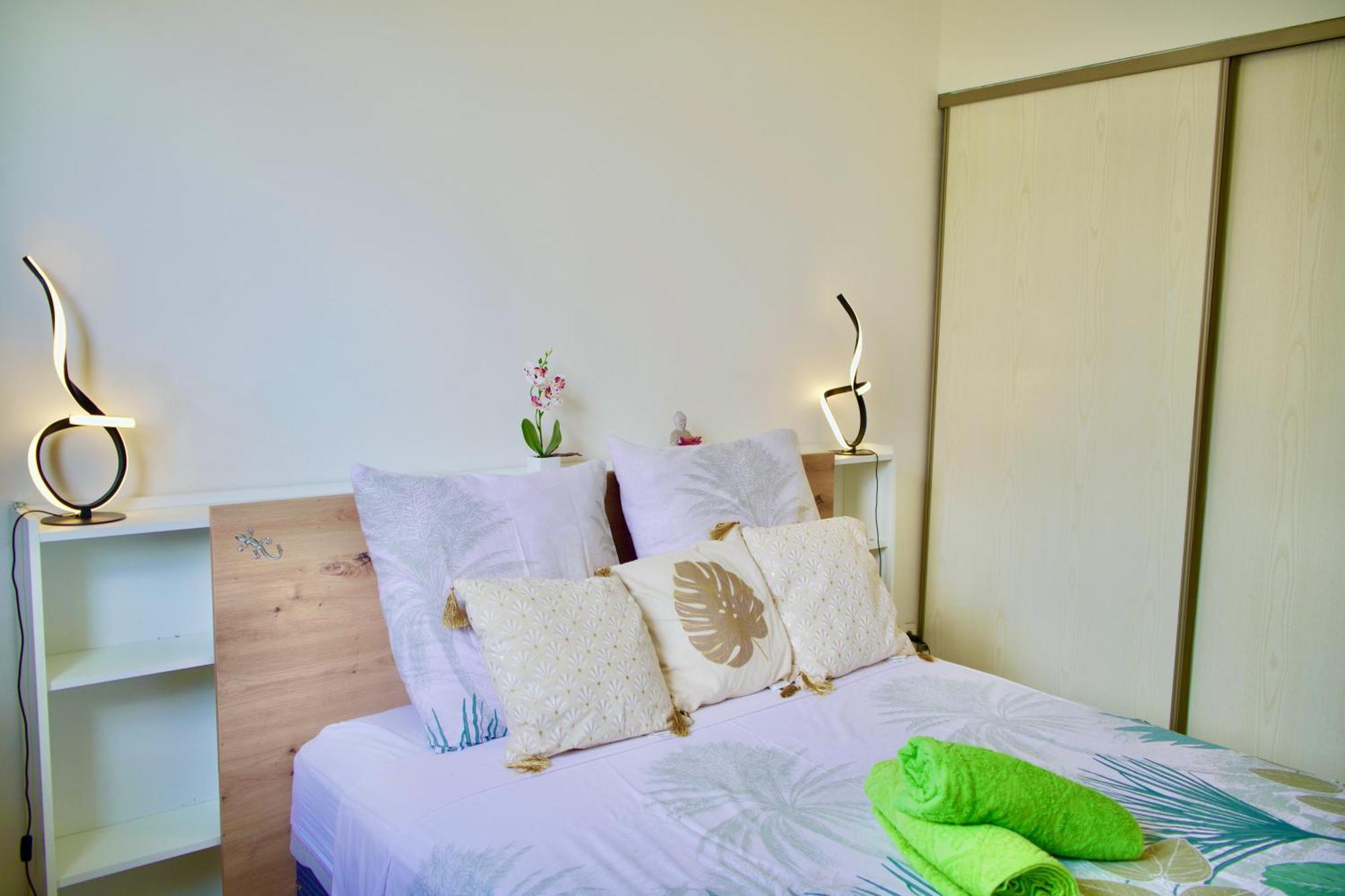 Ferienwohnung Les Balcons Du Theatre Saint-Gilles-les-Bains Exterior foto